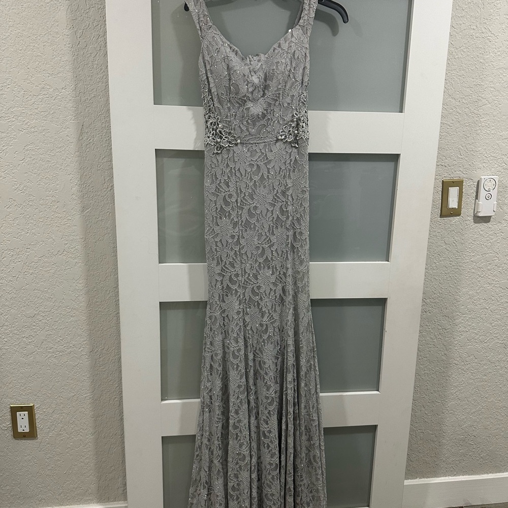 Jodi Kristopher Silver Sleeveless Scoop Neck Maxi Gown
